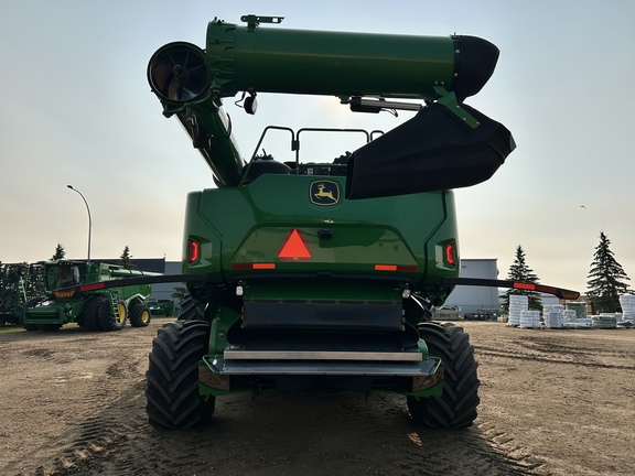Used 2022 John Deere X9 1100 Combines at Horizon Ag & Turf in Westlock, AB - Photo10