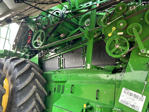 Used 2022 John Deere X9 1100 Combines at Horizon Ag & Turf in Westlock, AB - Photo12