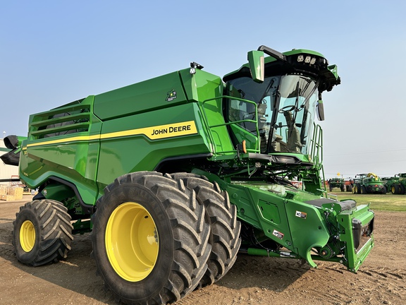 Used 2022 John Deere X9 1100 Combines at Horizon Ag & Turf in Westlock, AB - Photo8