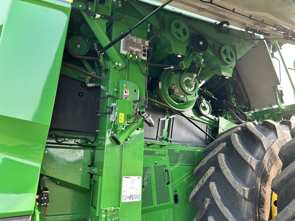 Used 2022 John Deere X9 1100 Combines at Horizon Ag & Turf in Westlock, AB - Photo14