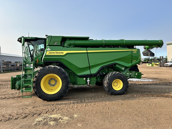 Used 2022 John Deere X9 1100 Combines at Horizon Ag & Turf in Westlock, AB - Photo5