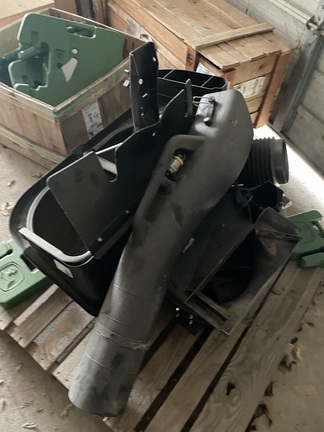 2023 John Deere Z500 Bagger