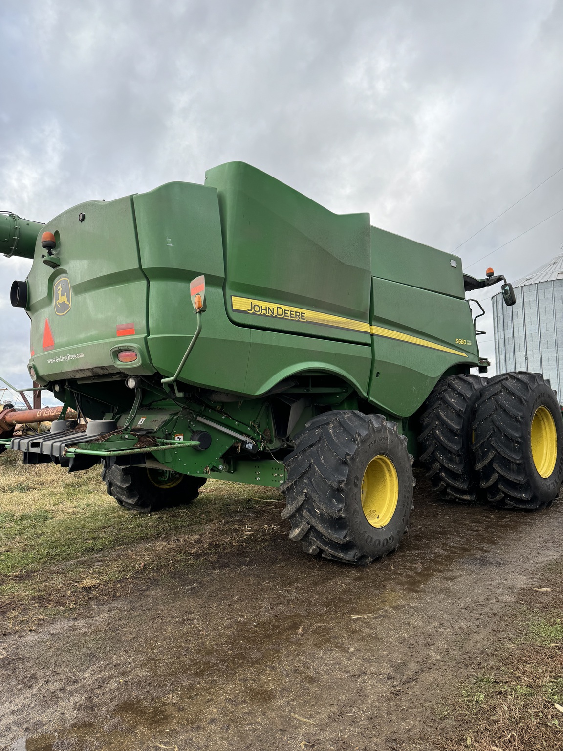 2016 John Deere S680 Image 3