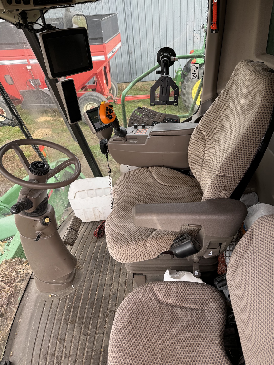 2016 John Deere S680 Image 5