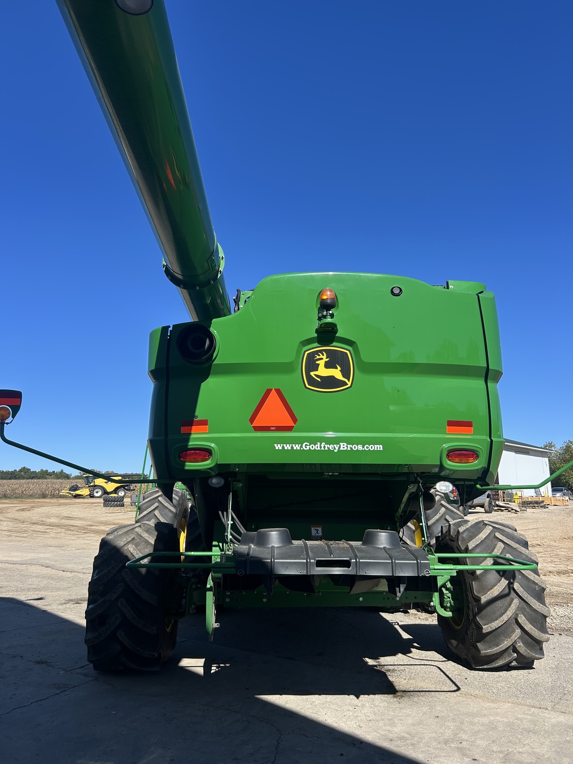 2016 John Deere S680 Image 4