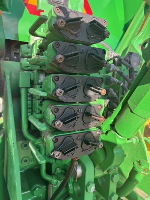 2009 John Deere 8130 Image 9