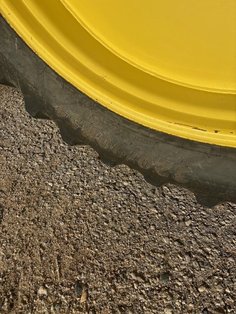 2009 John Deere 8130 Image 12