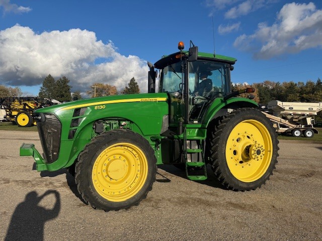2009 John Deere 8130 Image 1