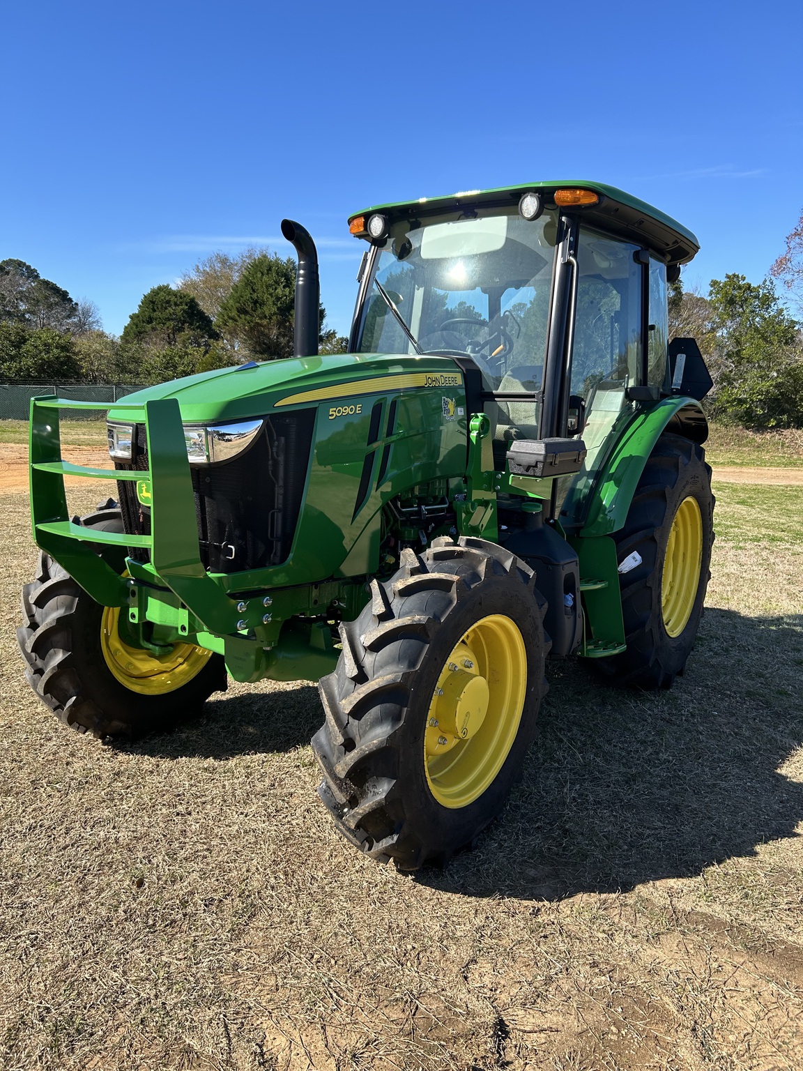 2023 John Deere 5090E Image 1