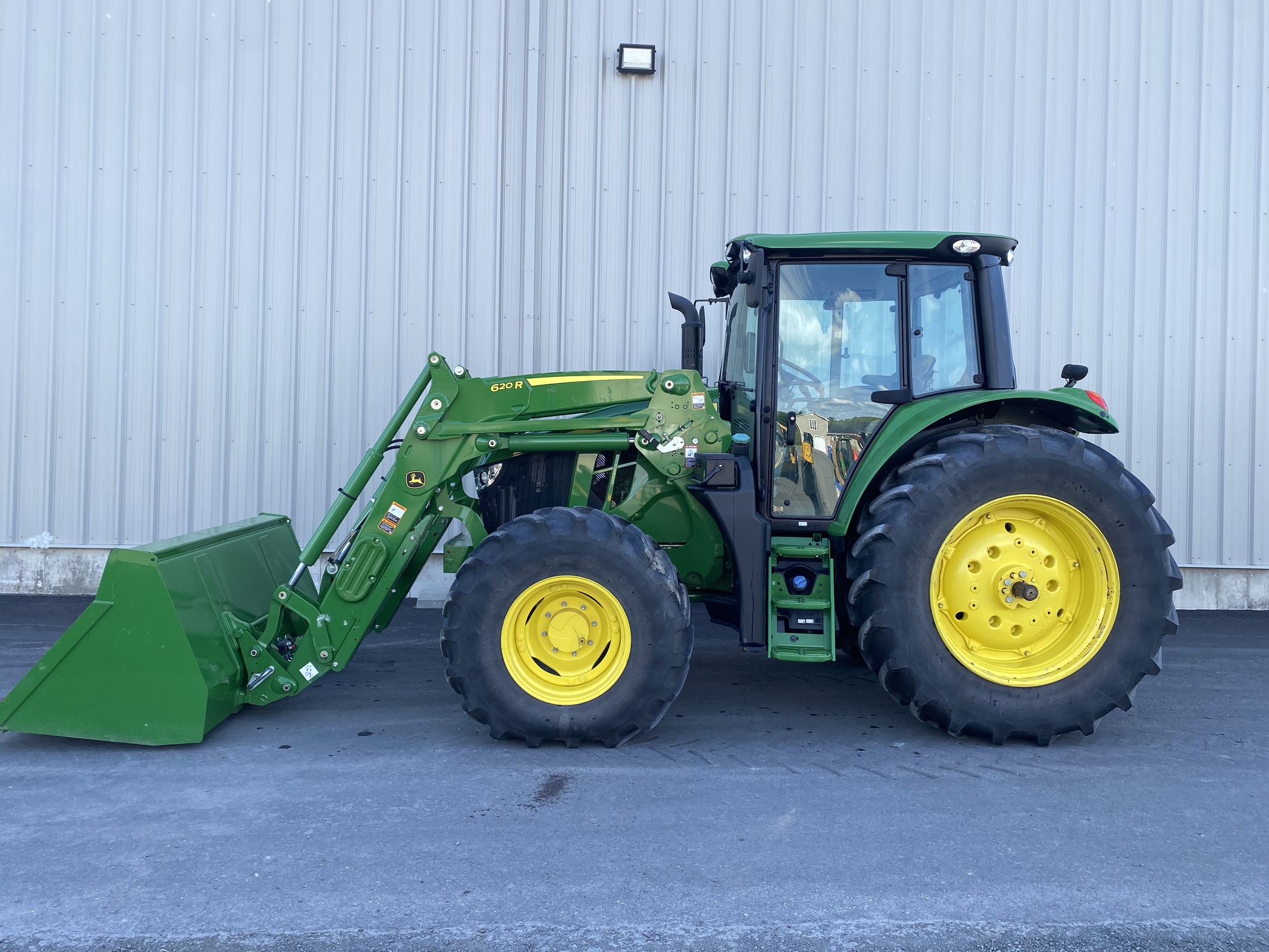2024 John Deere 6120M Image 7