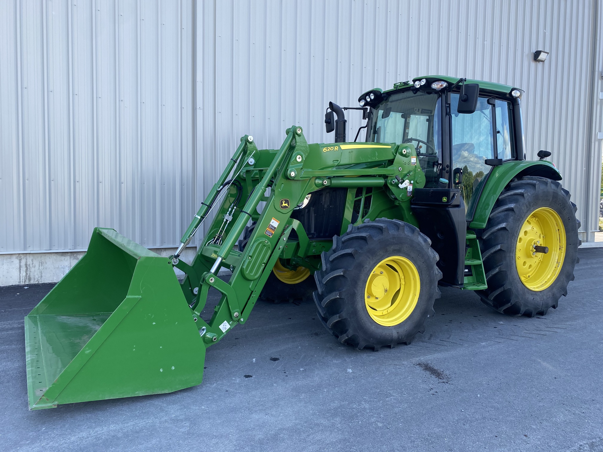 2024 John Deere 6120M Image 28