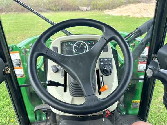 2016 John-Deere 3039R