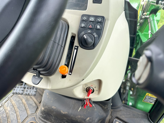 2016 John-Deere 3039R