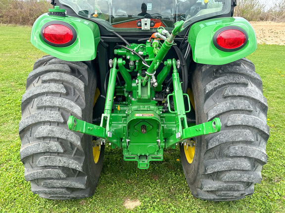 2016 John-Deere 3039R