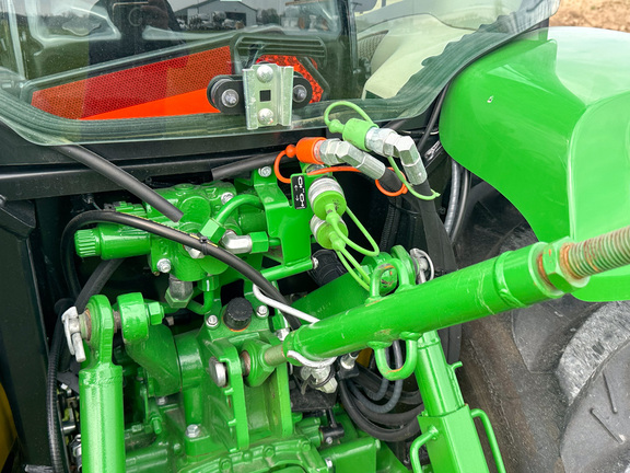 2016 John-Deere 3039R