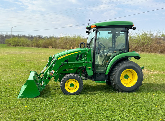 2016 John-Deere 3039R