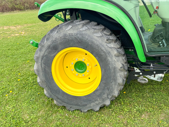 2016 John-Deere 3039R