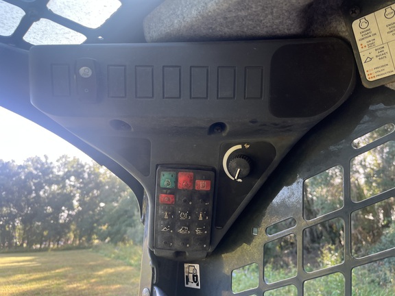 2021 John Deere 331G Picture 9 2021 John Deere 331G-9