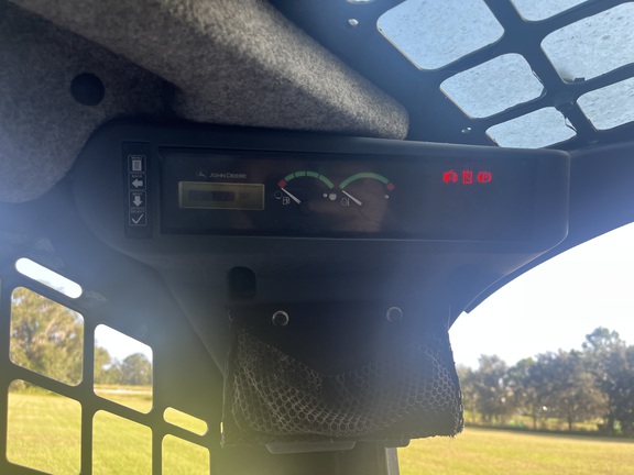 2021 John Deere 331G Picture 10 2021 John Deere 331G-10