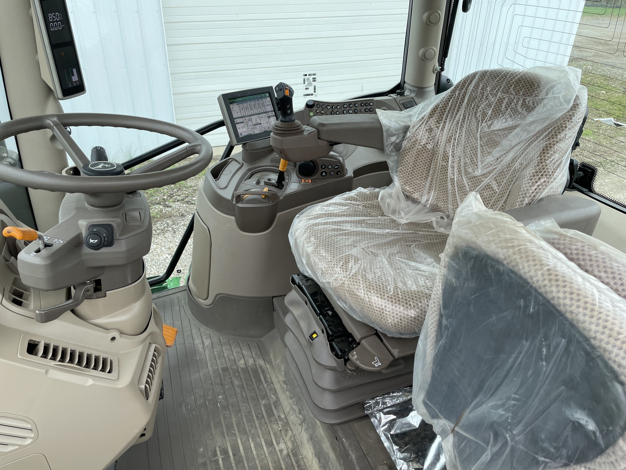 2023 John Deere 6R 130 Image 12