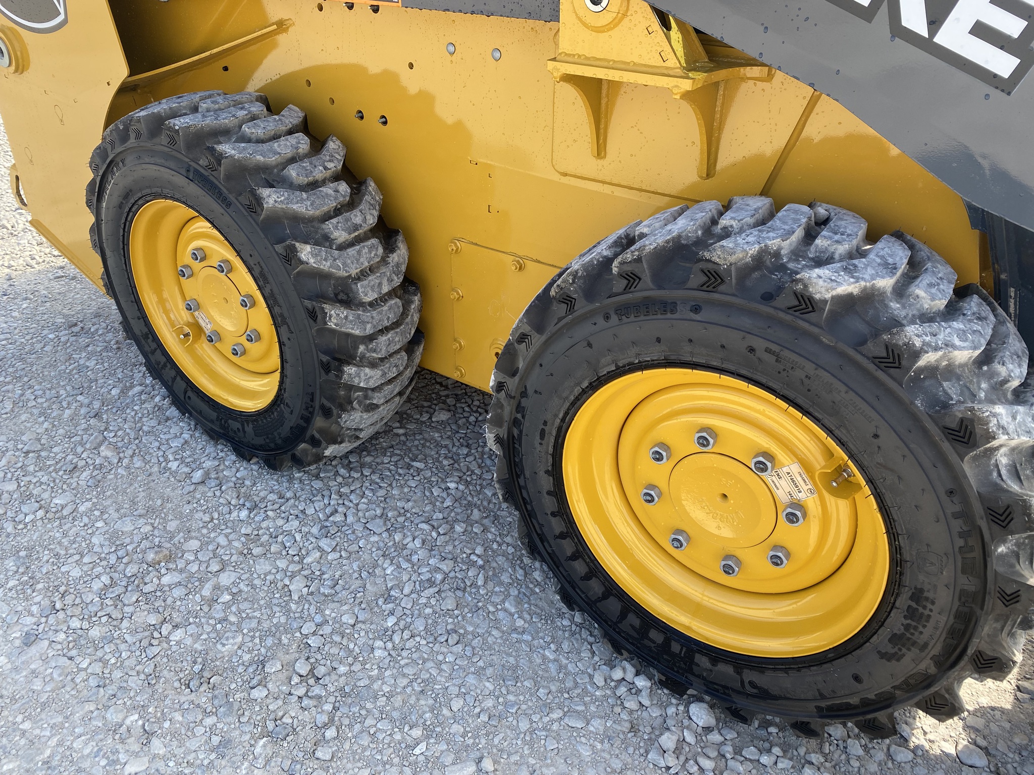 2024 John Deere 318G Image 9