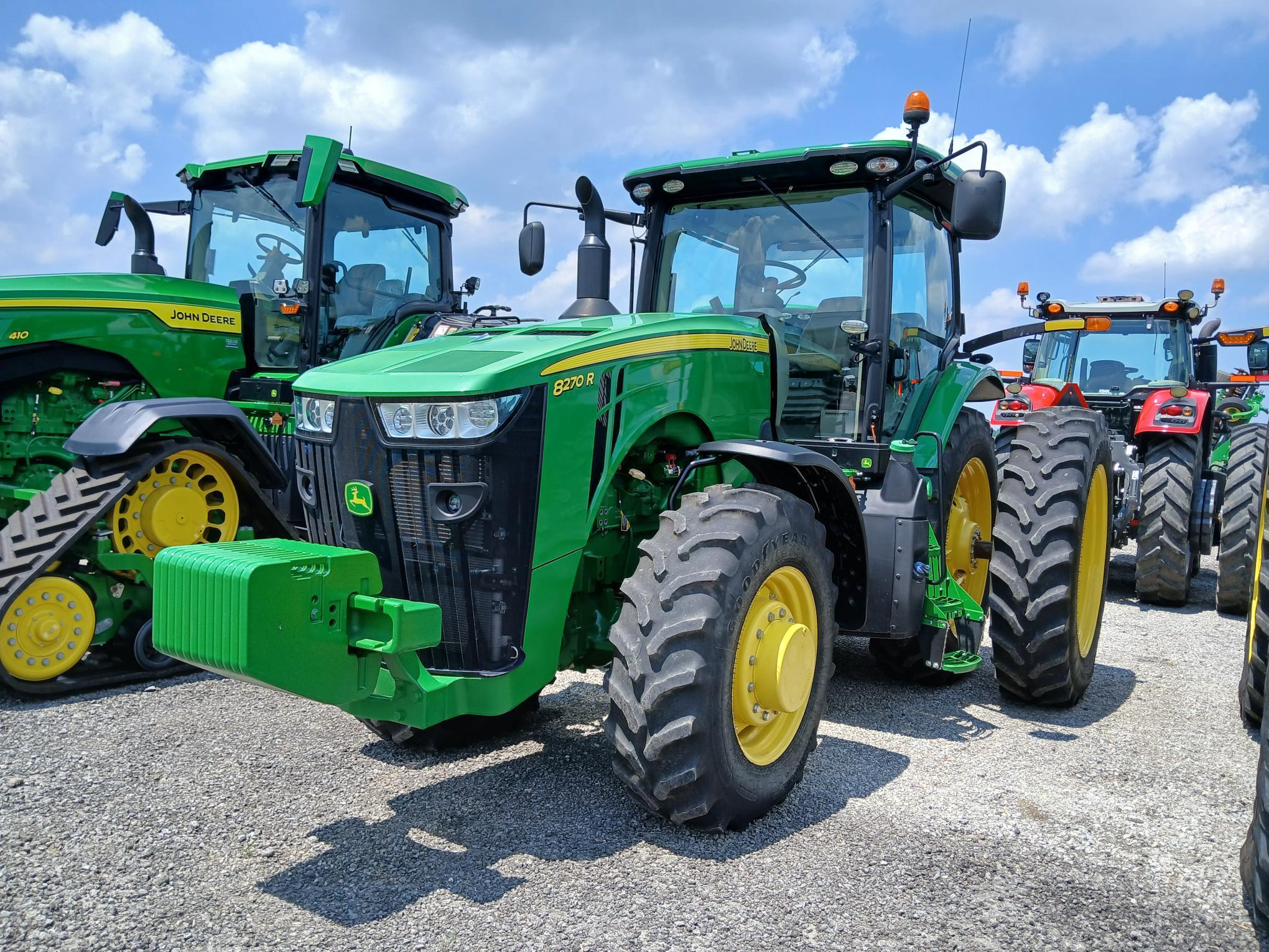 2017 John Deere 8270R Image 1