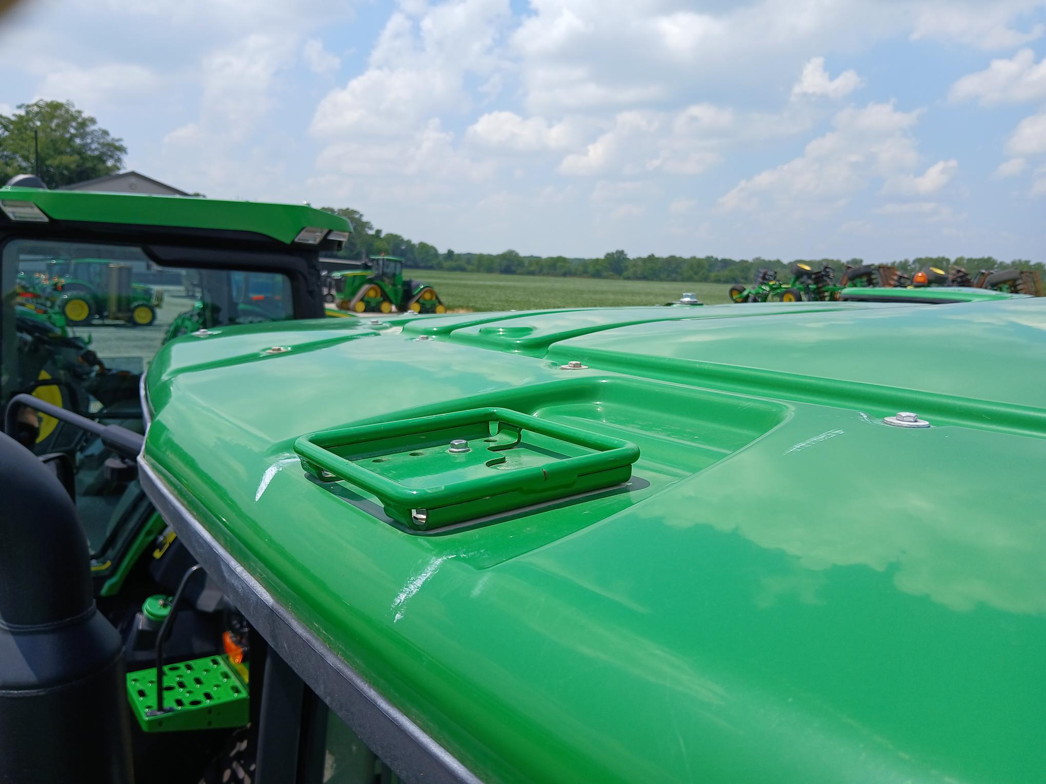 2017 John Deere 8270R Image 8
