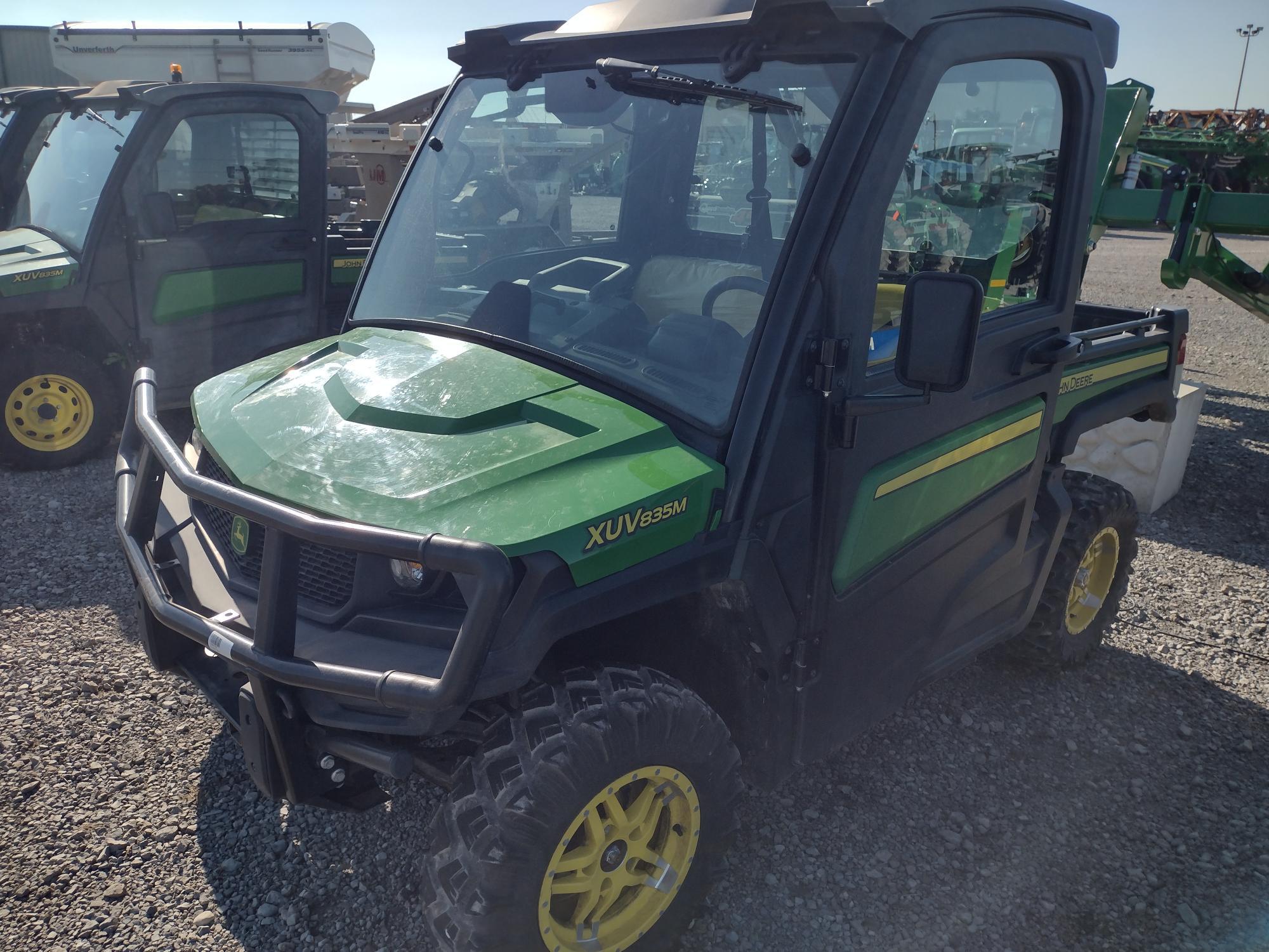2019 John Deere XUV 835M Image 2
