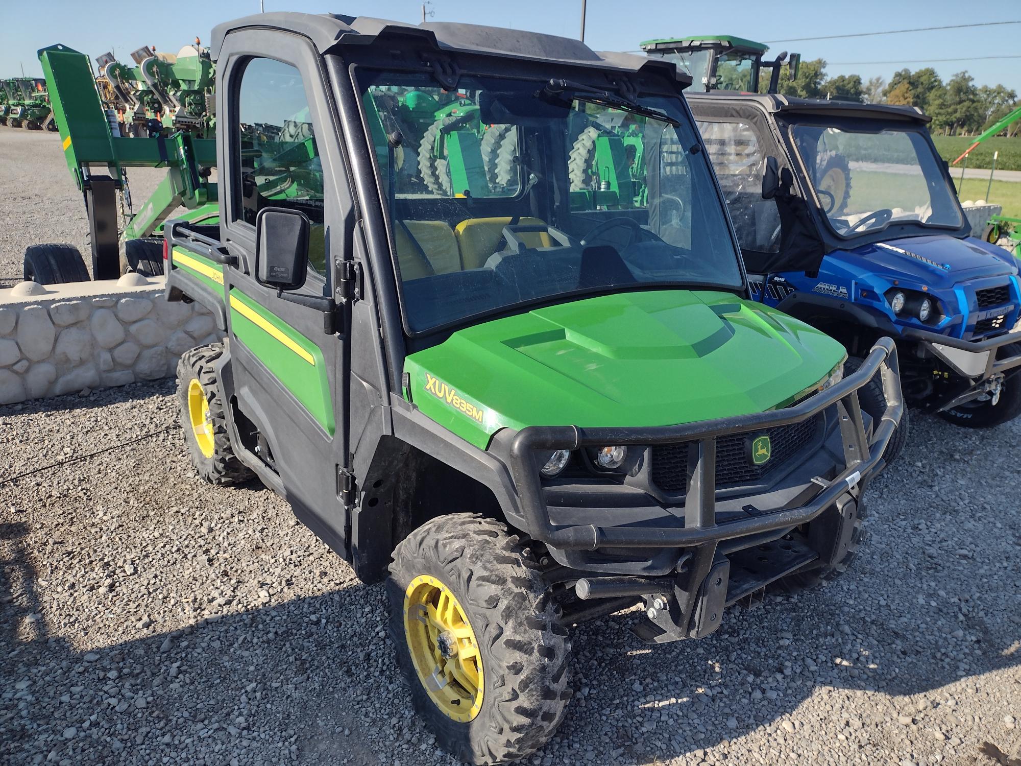 2019 John Deere XUV 835M Image 1