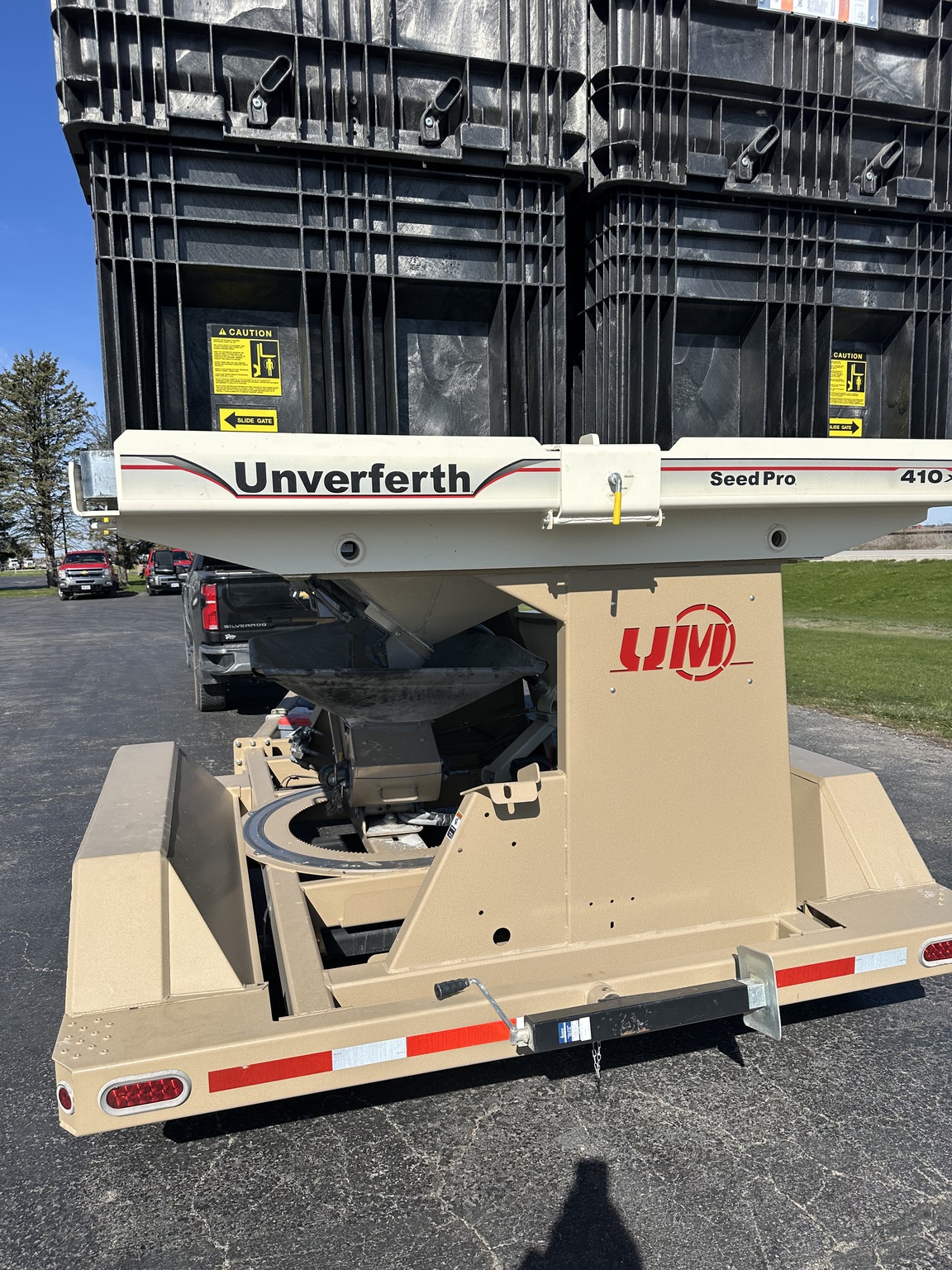  2022 Unverferth 410XL at Heritage Tractor in Streator, IL