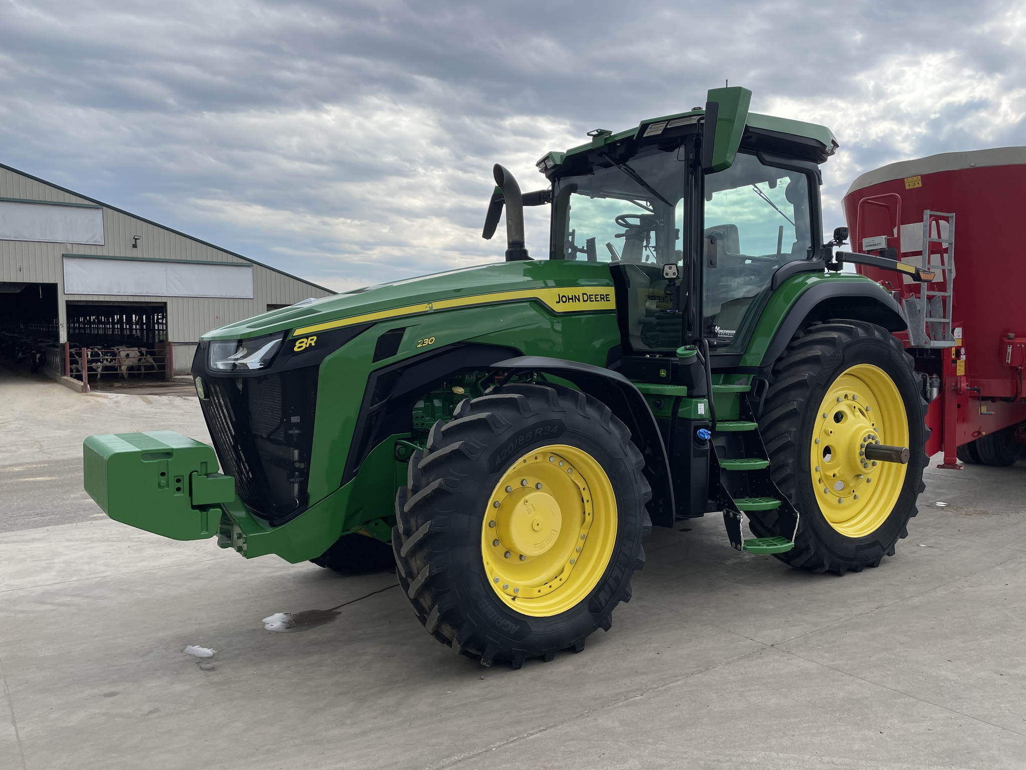 2023 John Deere 8R 230 Image 1