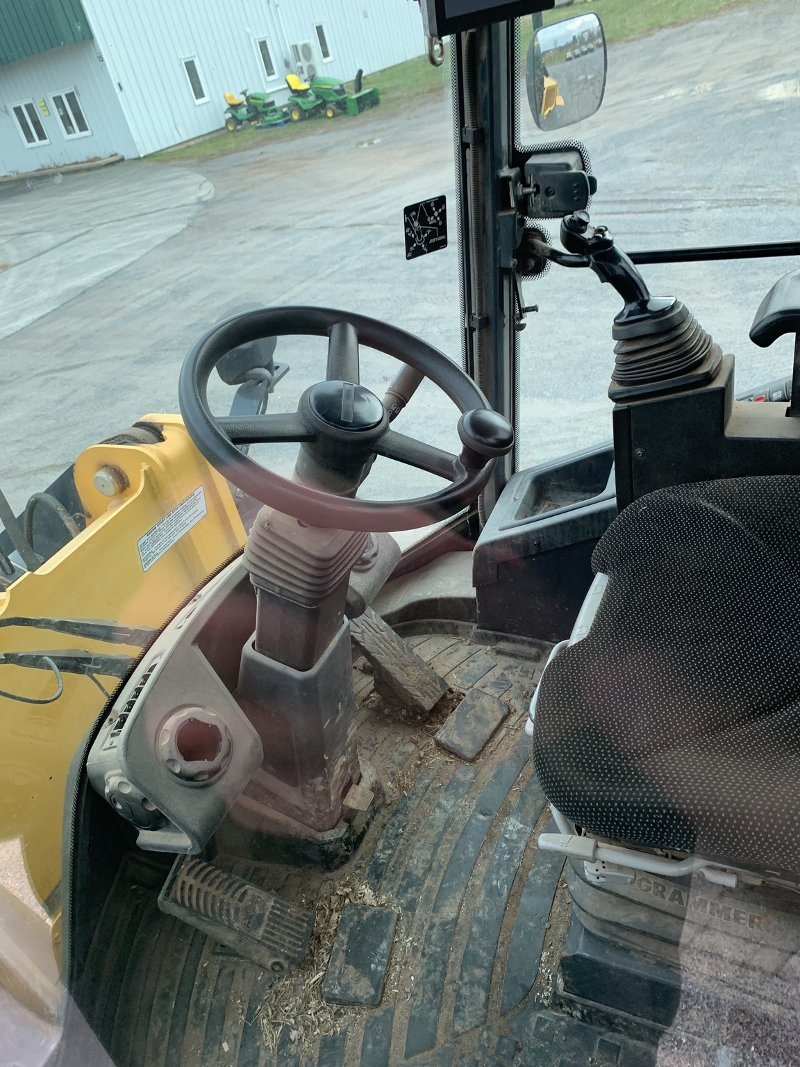 2019 John Deere 344L Image 6