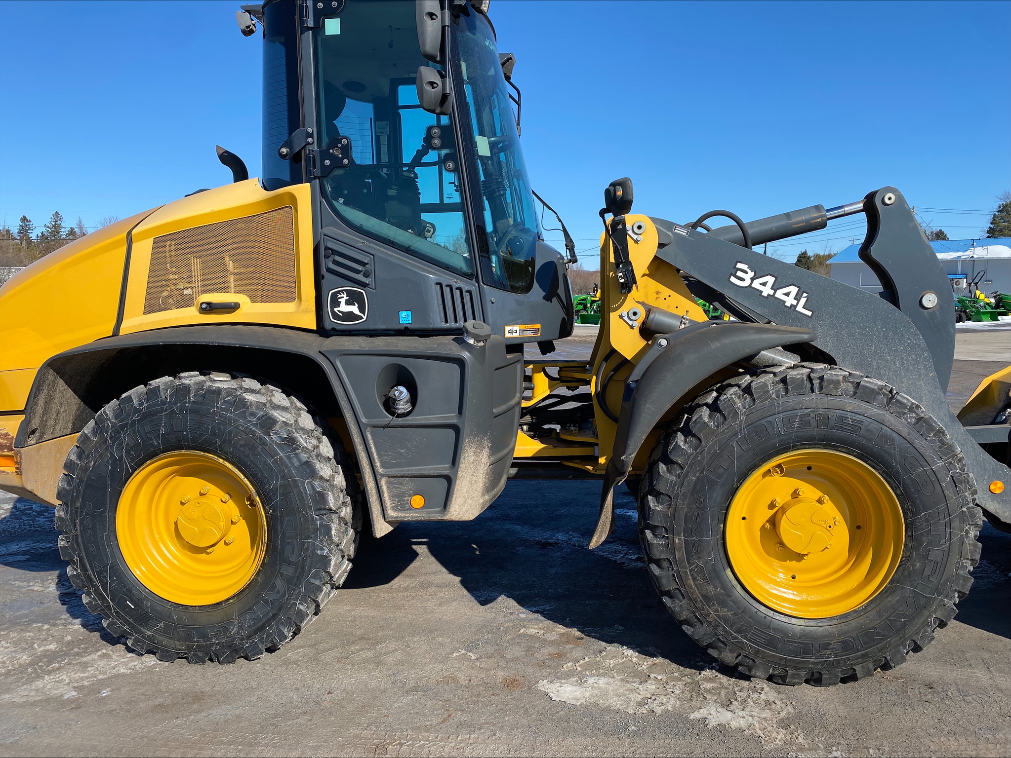 2019 John Deere 344L Image 6