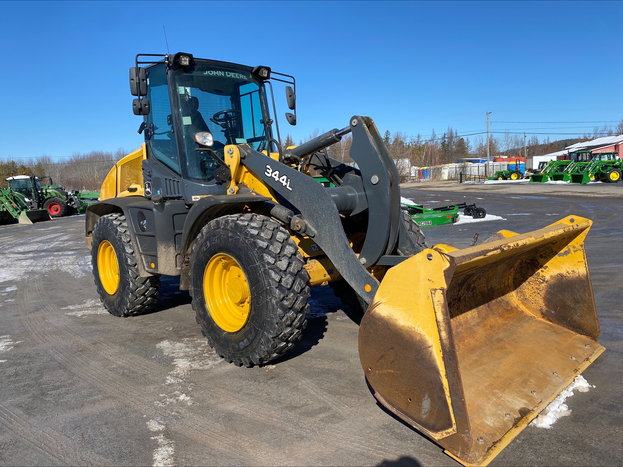 2019 John Deere 344L Image 1