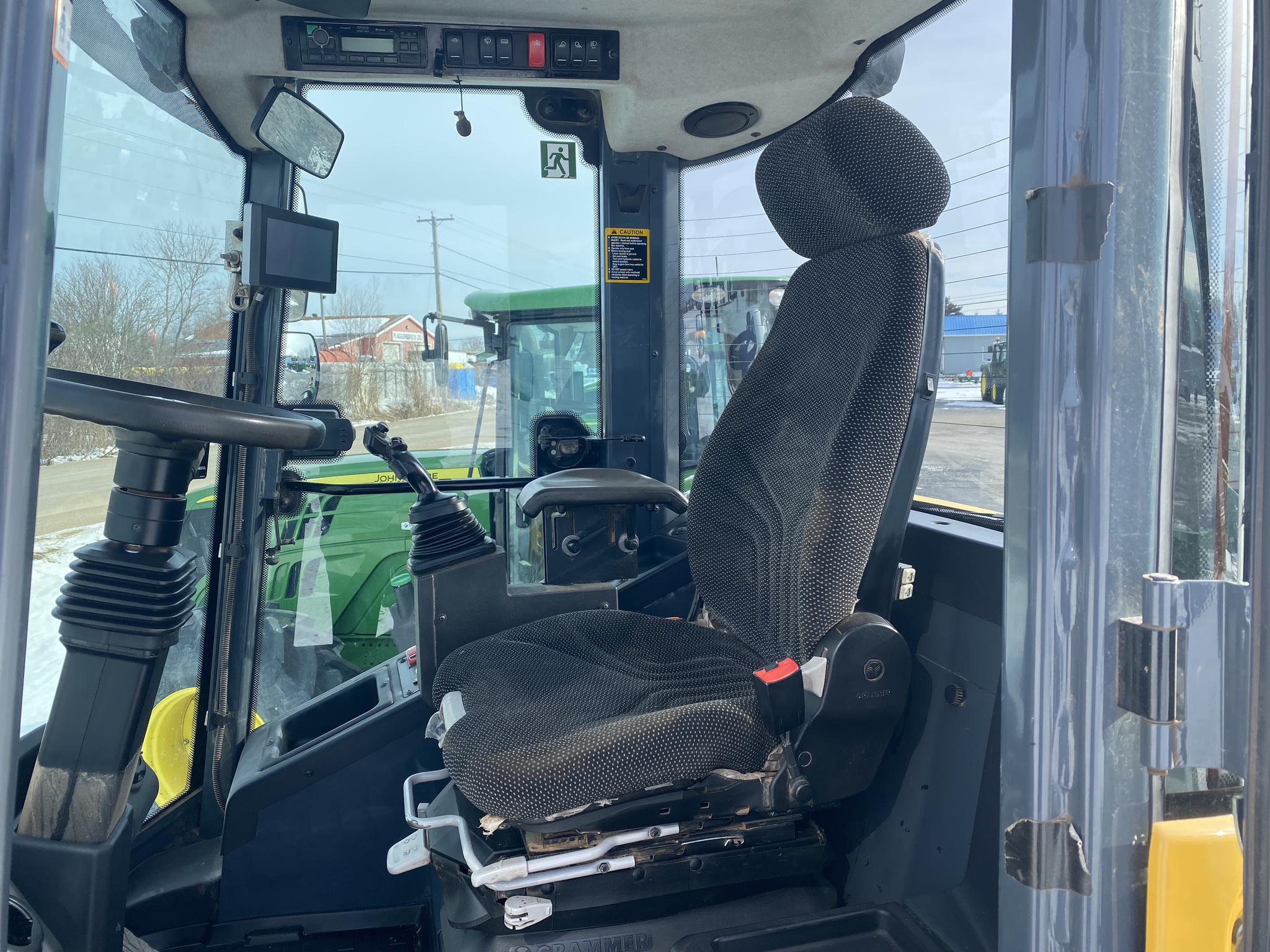 2019 John Deere 344L Image 8