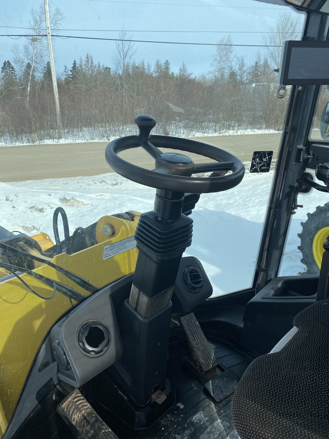 2019 John Deere 344L Image 10