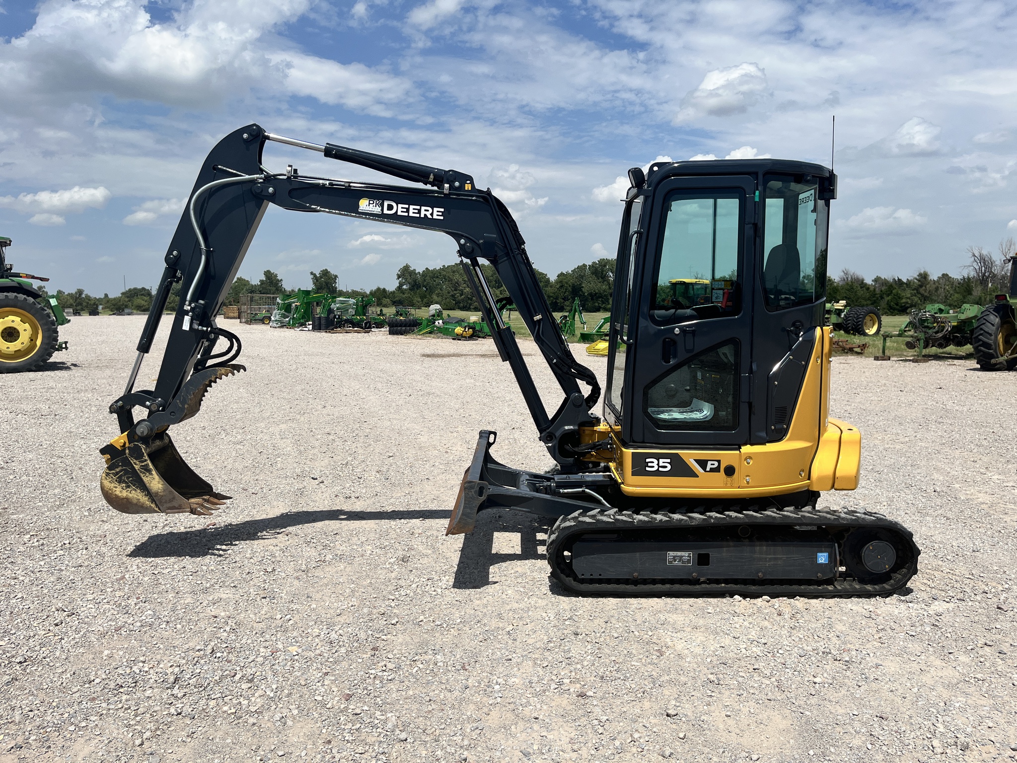2023 John Deere 35 P Image 2