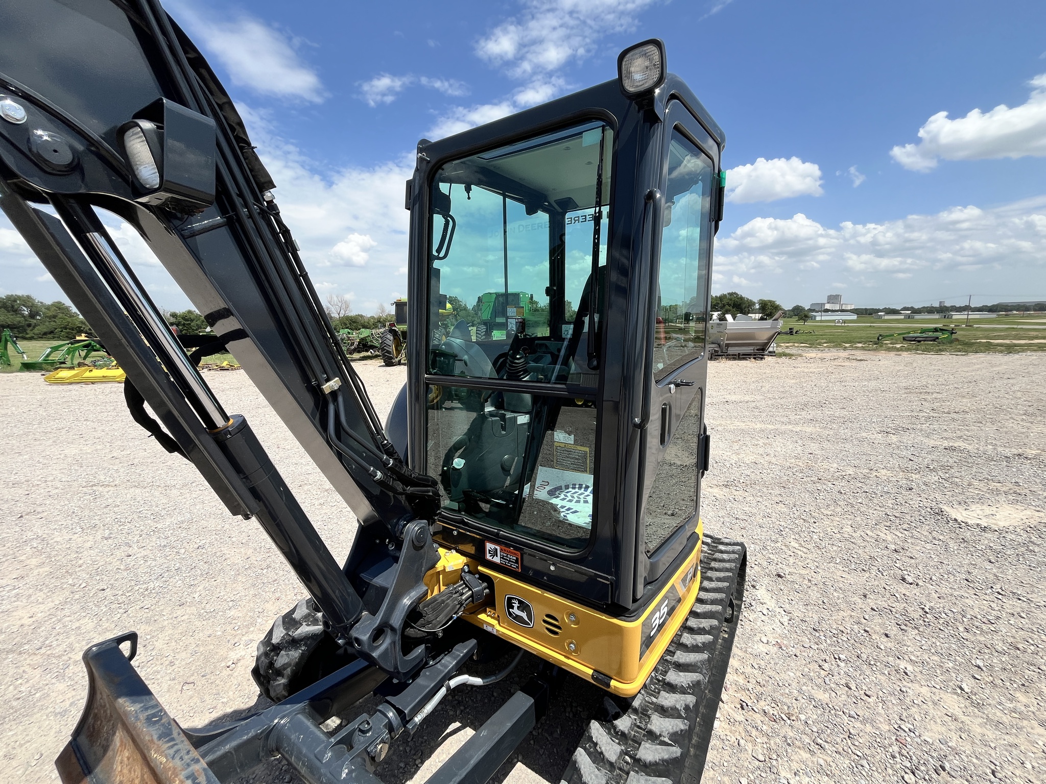 2023 John Deere 35 P Image 9