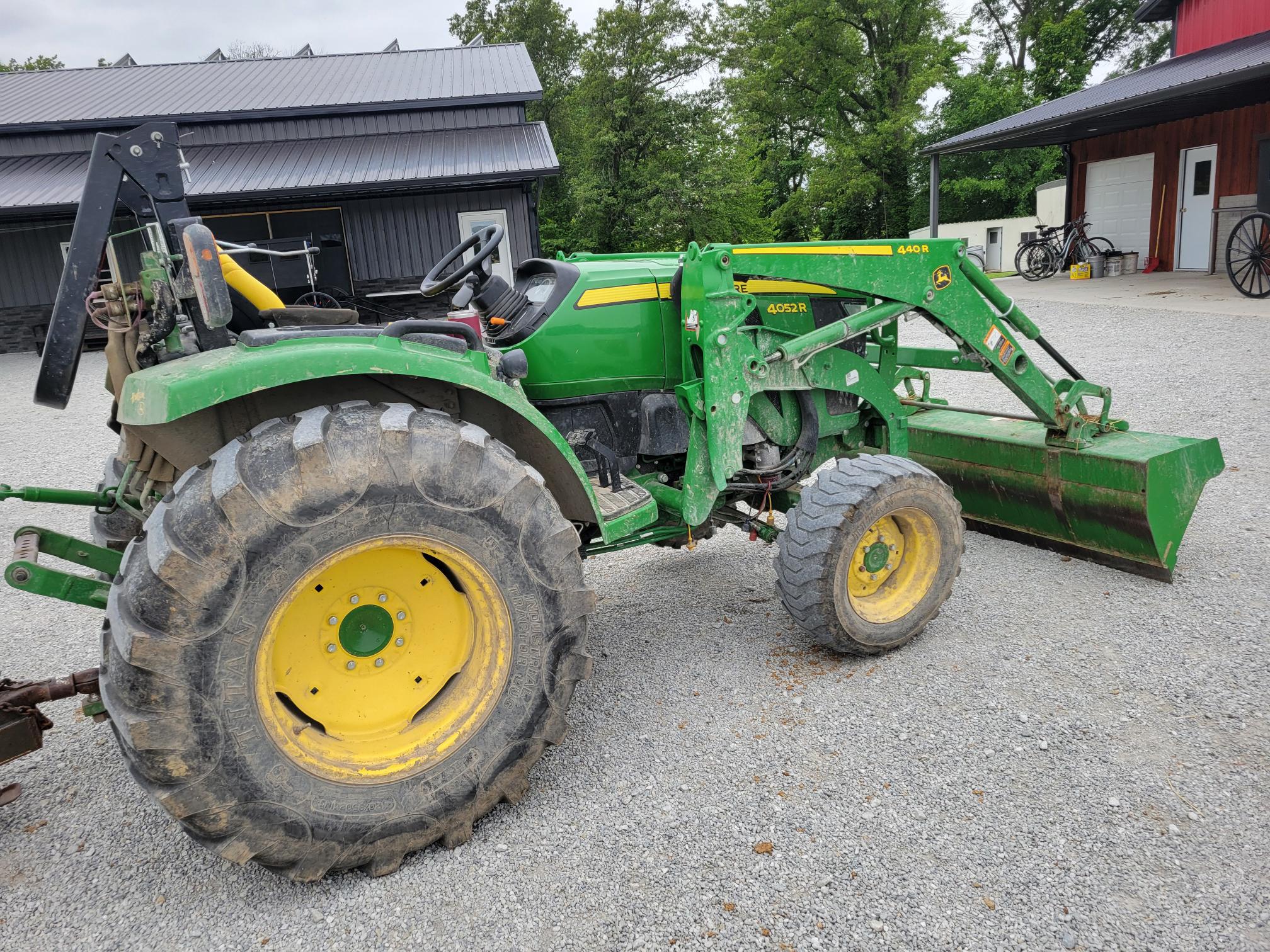 2019 John Deere 4052R