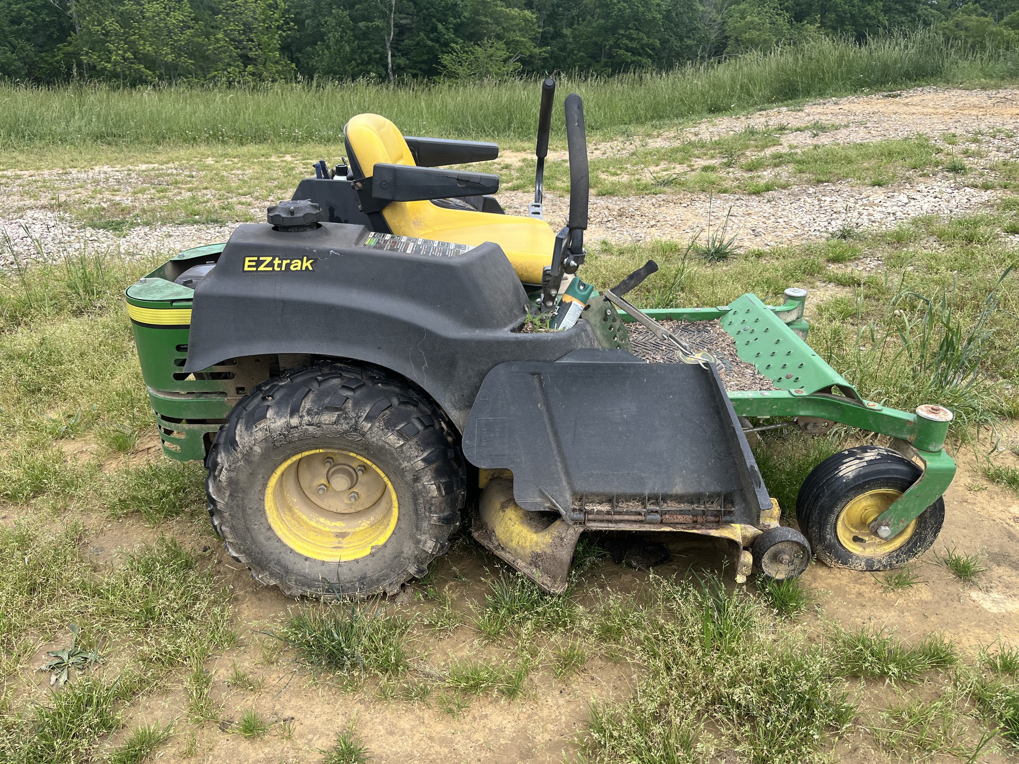 2015 John Deere Z425 Image 1
