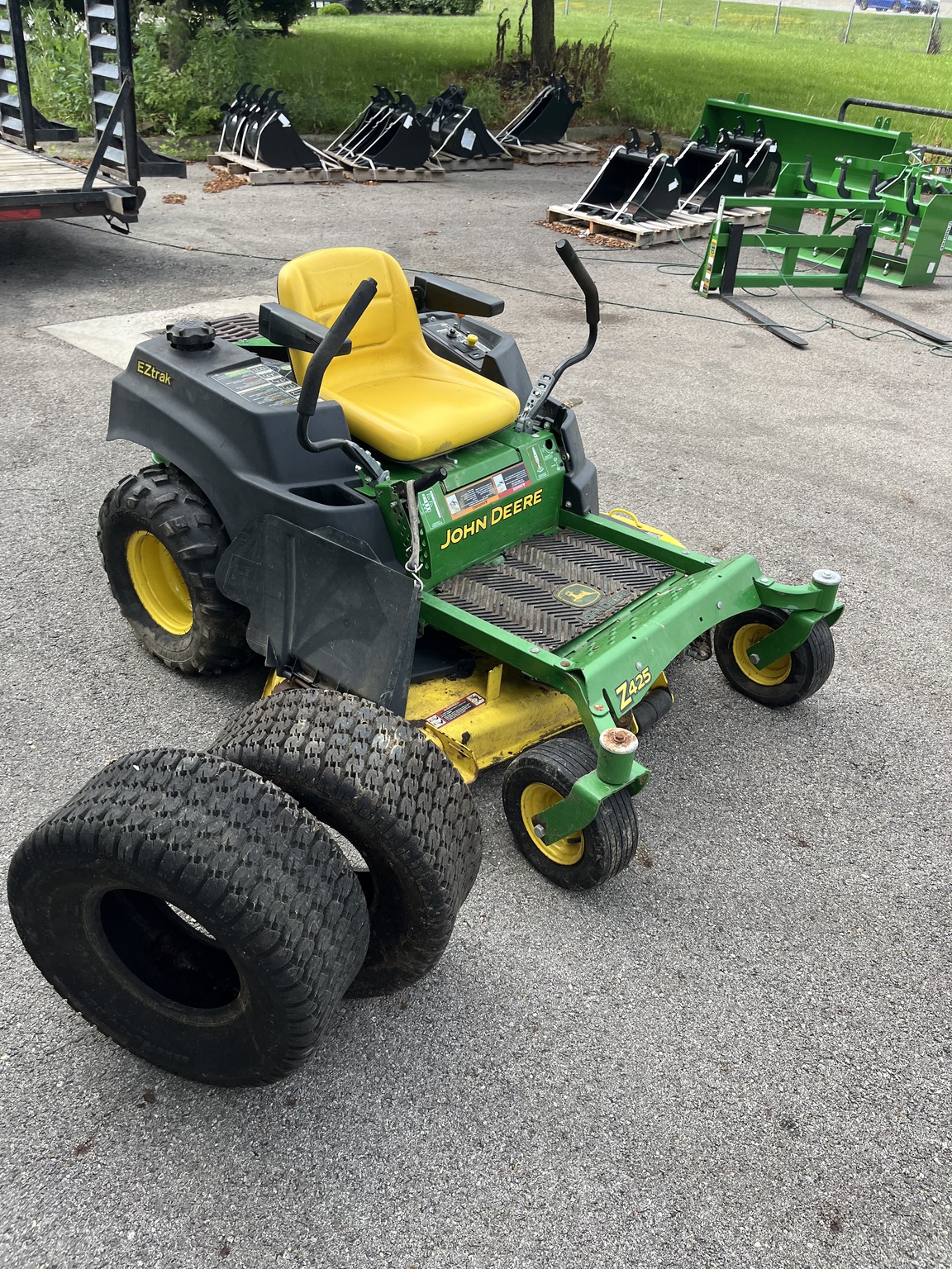 2015 John Deere Z425 Image 5