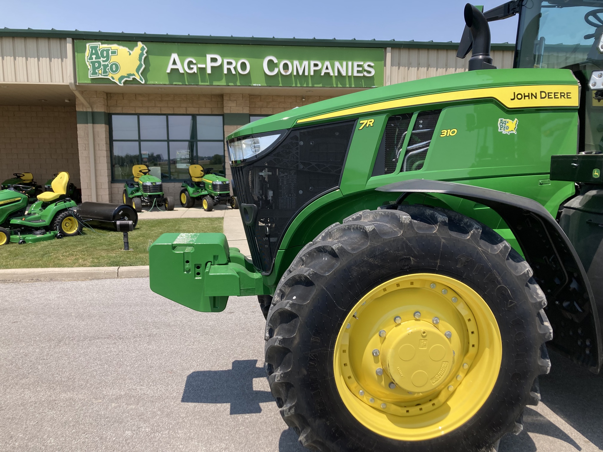 2024 John Deere 7R 310 Image 2