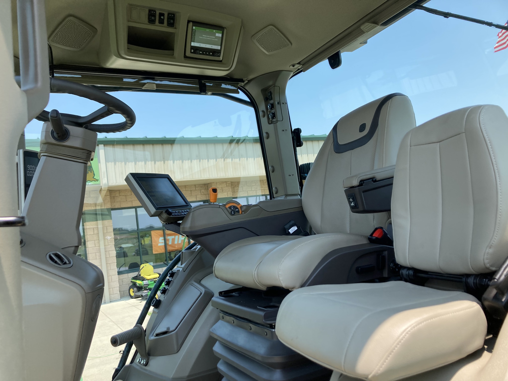 2024 John Deere 7R 310 Image 11