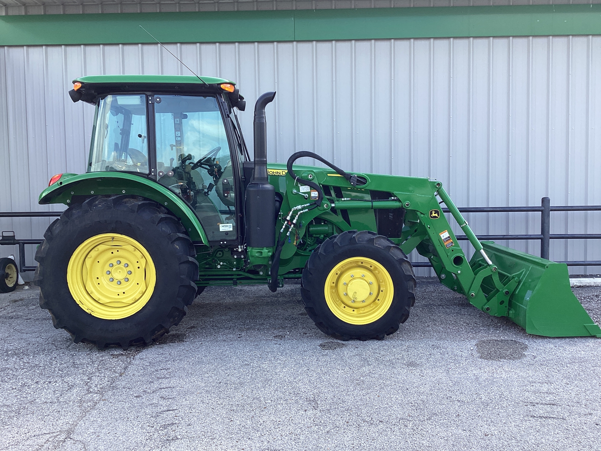 2024 John Deere 5090E Image 2