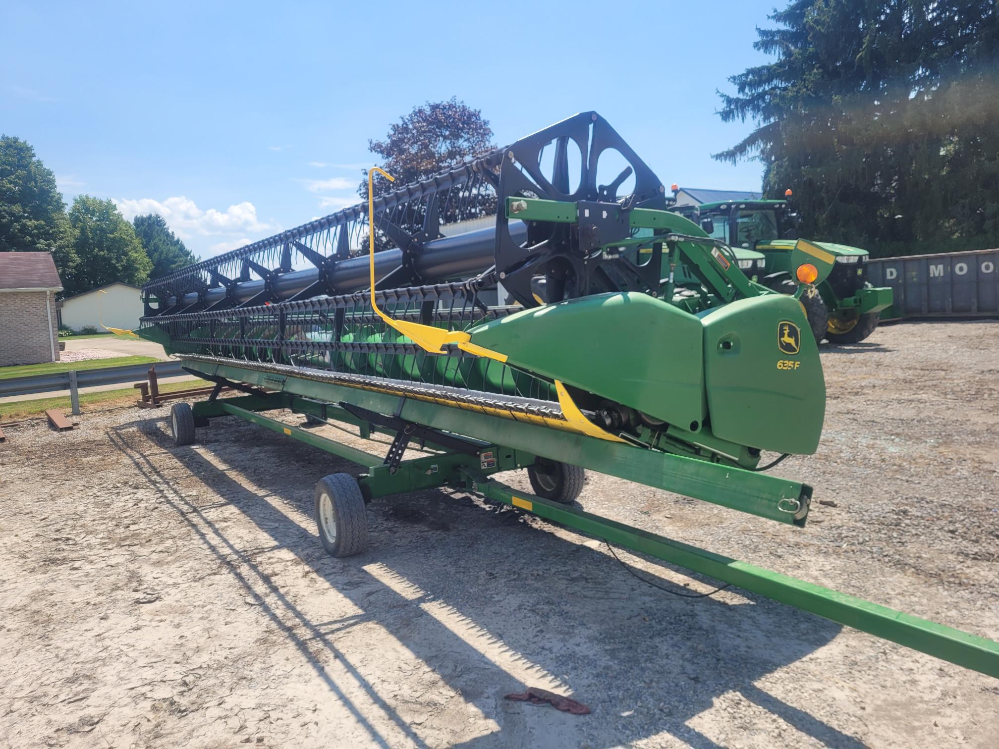 2010 John Deere 635F Image 1