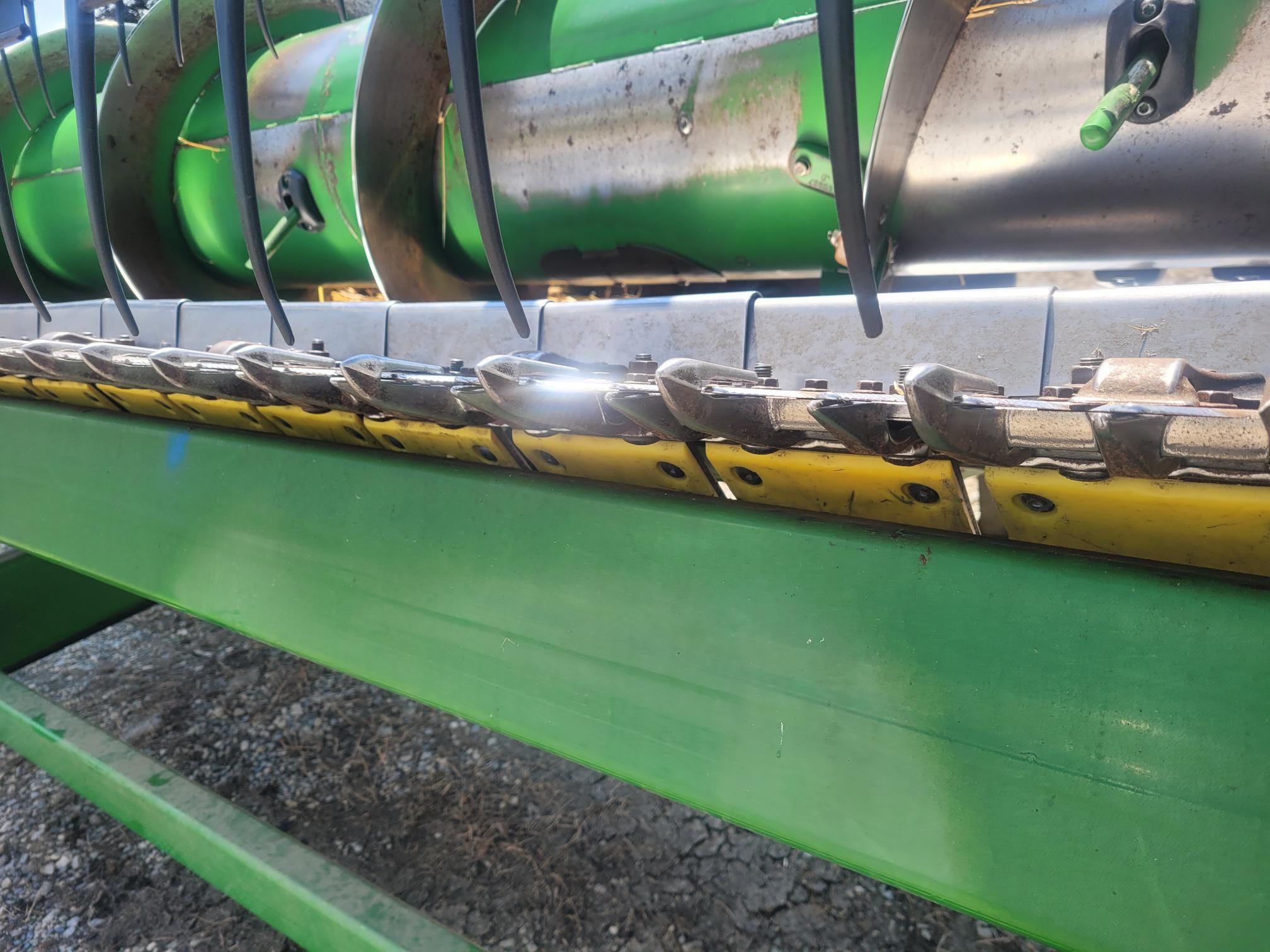 2010 John Deere 635F Image 5