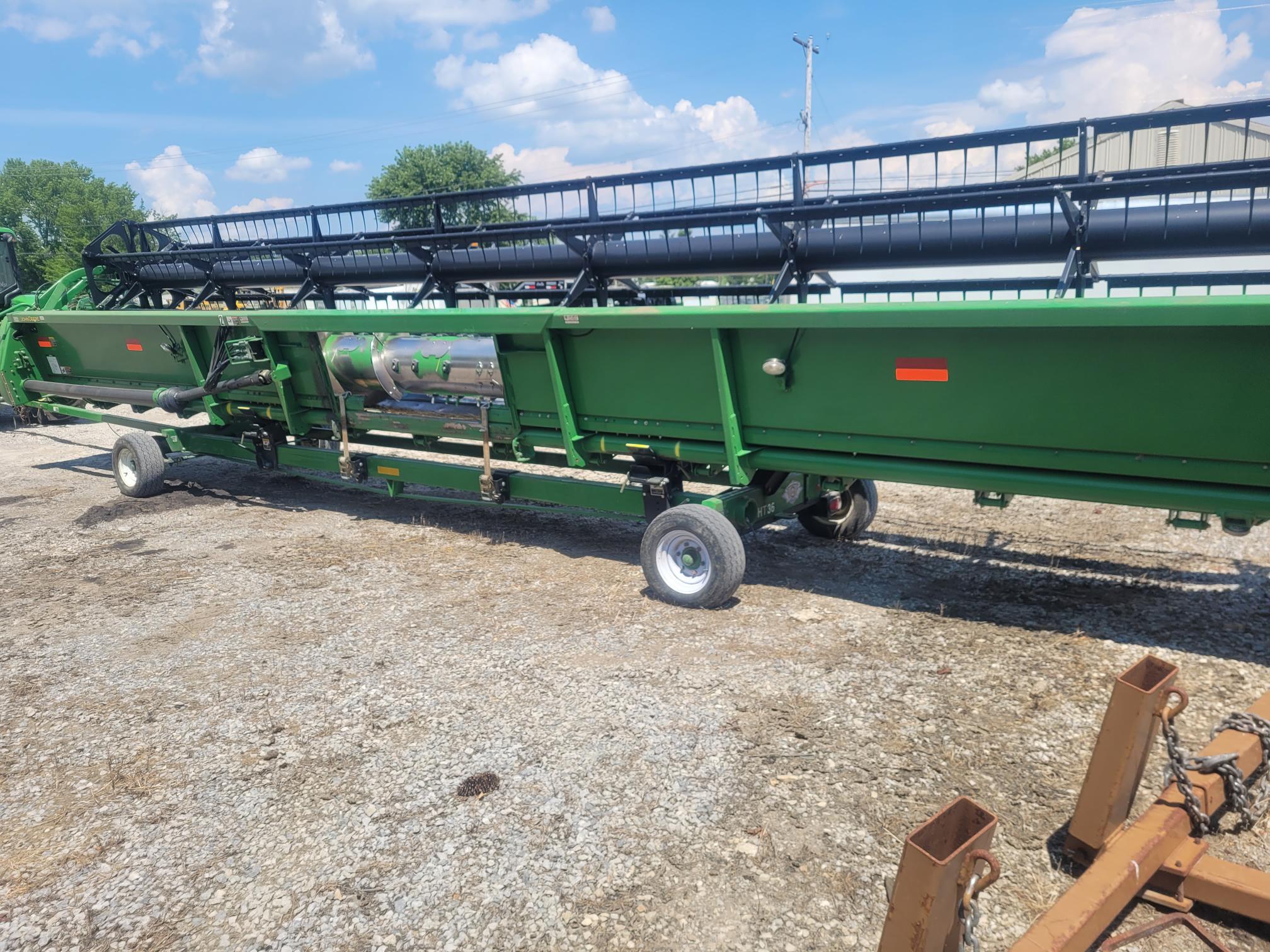 2010 John Deere 635F Image 9