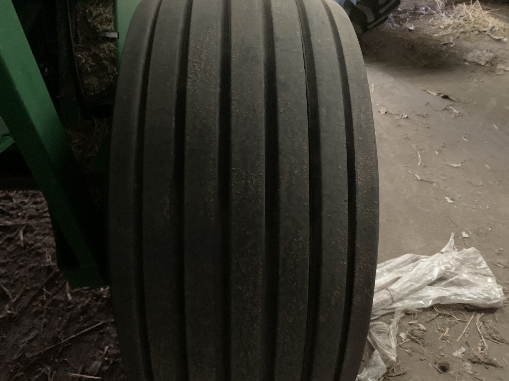2020 John Deere 560M Image 6