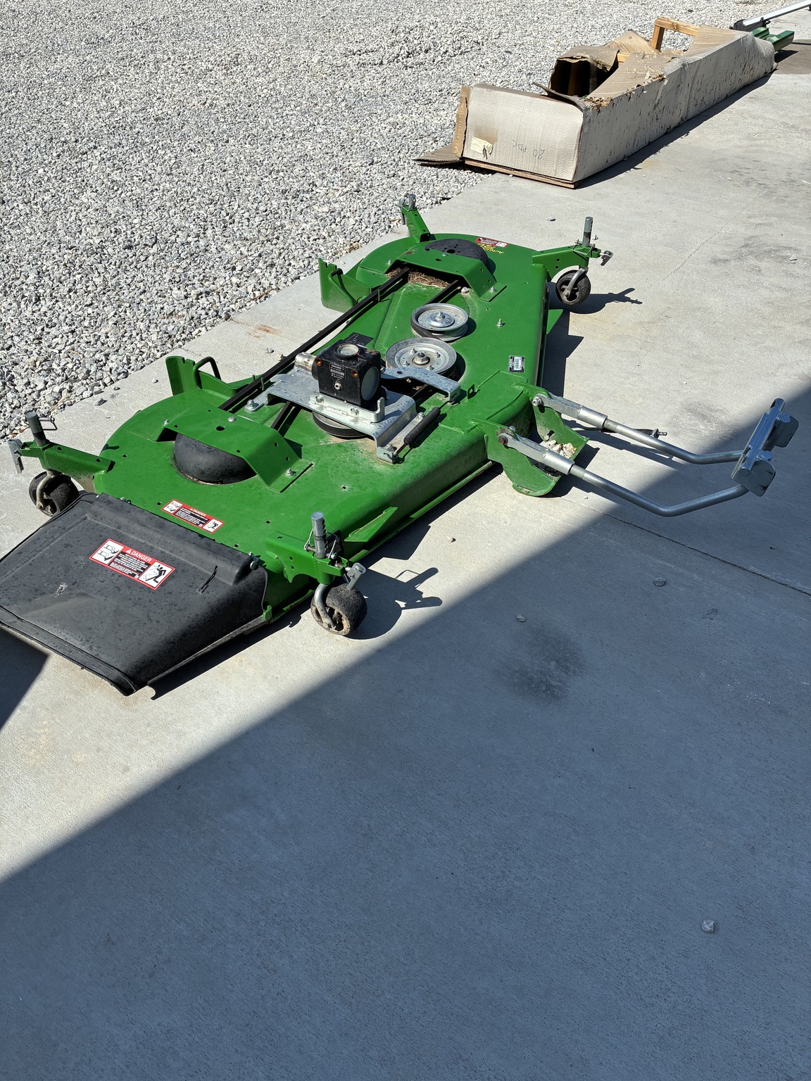 2022 John Deere 3039R Image 17