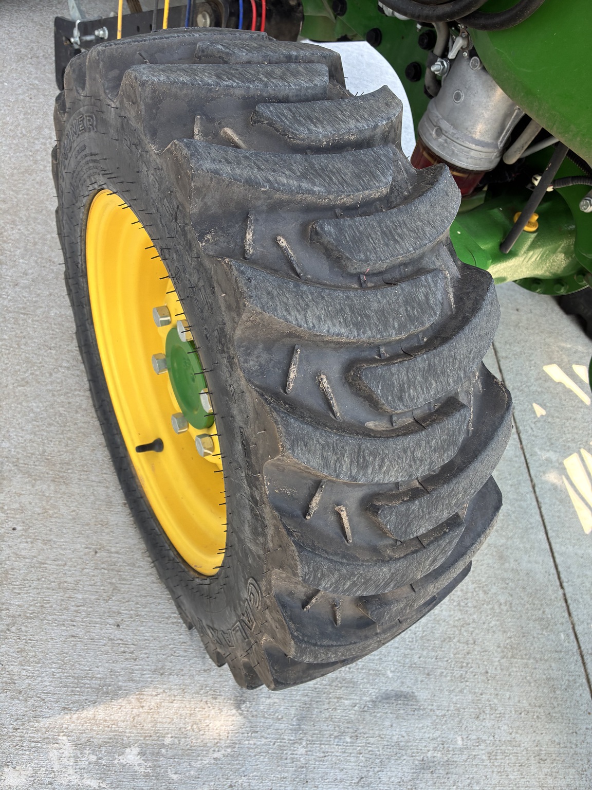 2022 John Deere 3039R Image 5